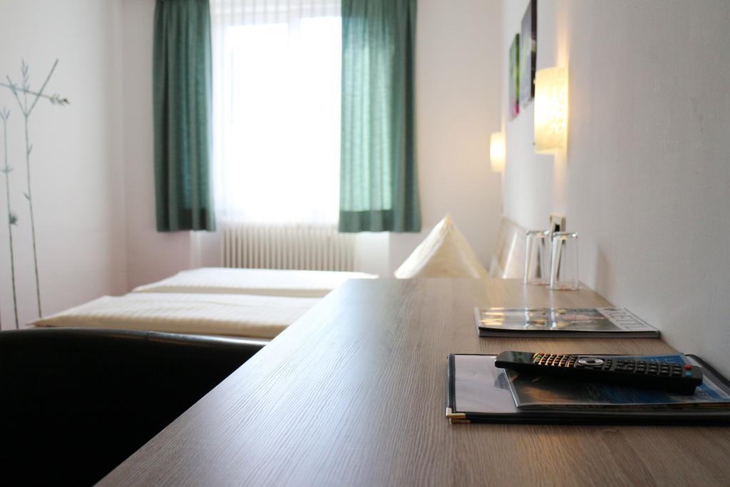 Hotel Gasthof Kasino วิลลาค ห้อง รูปภาพ