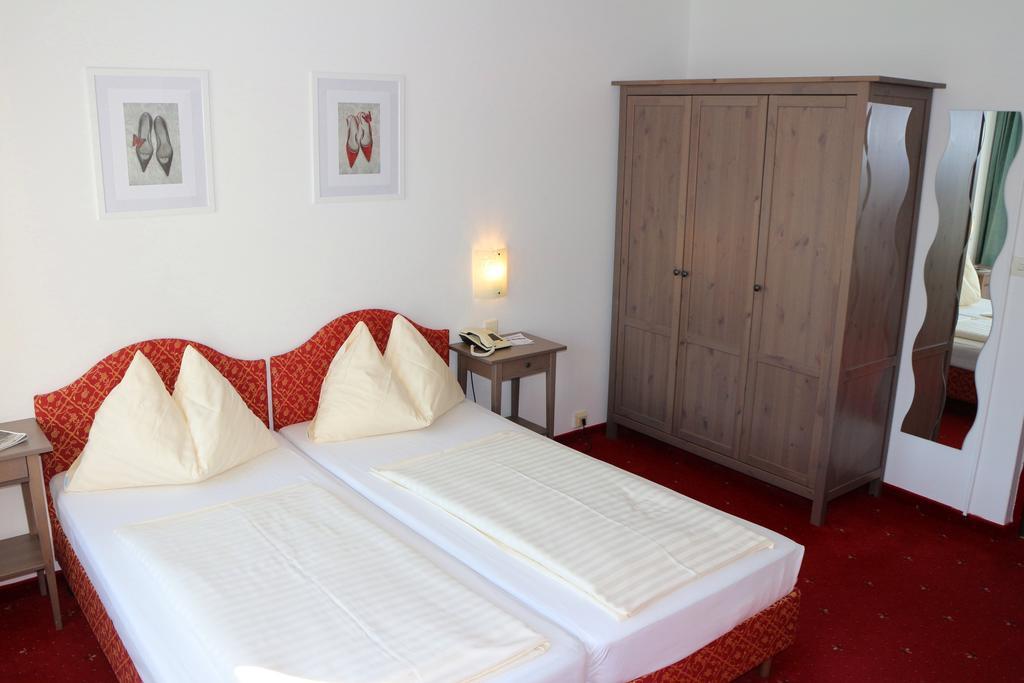 Hotel Gasthof Kasino วิลลาค ห้อง รูปภาพ