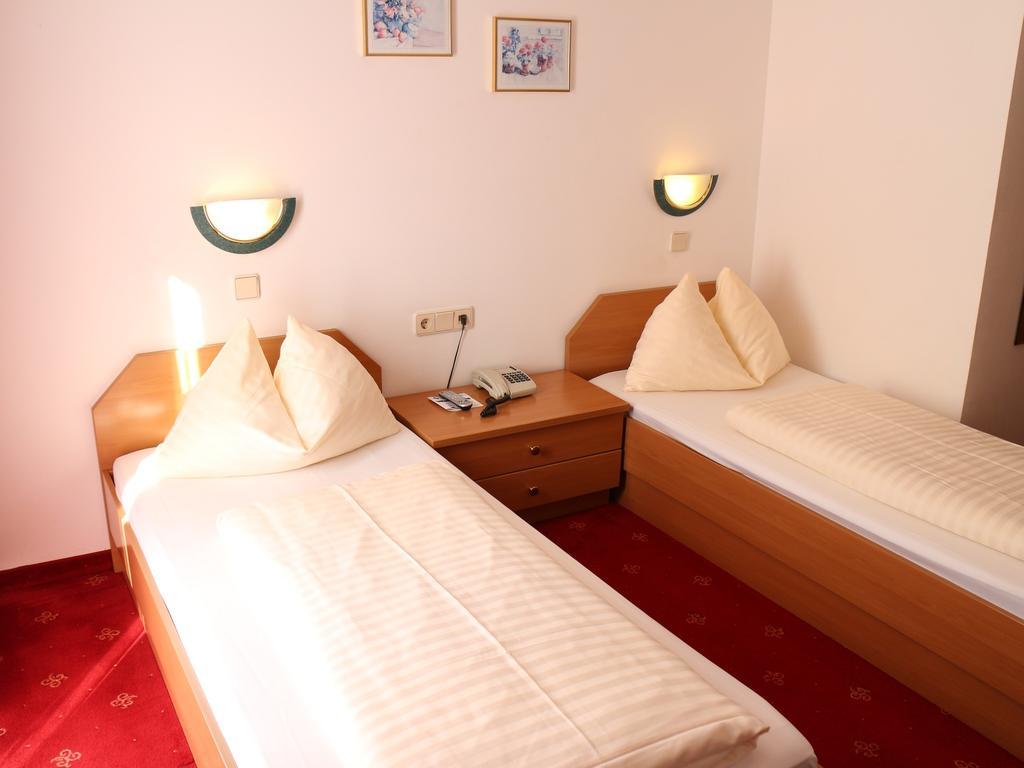 Hotel Gasthof Kasino วิลลาค ห้อง รูปภาพ